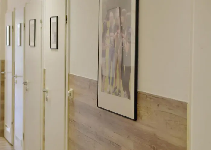 Junges Wohnen Am Museumsufer Im 2 Stock Hostel *