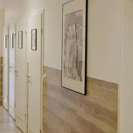 Junges Wohnen Am Museumsufer Im 2 Stock Hostel *